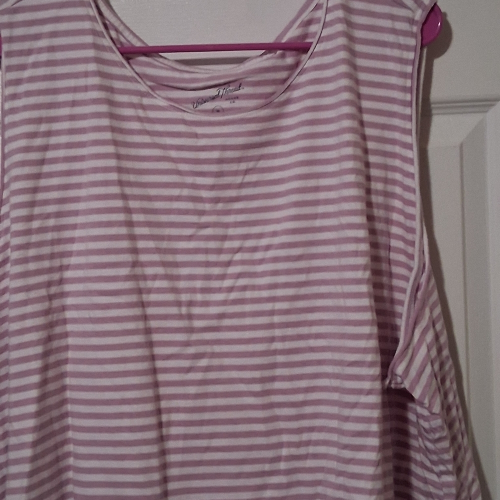 🔥Universal Thread Mauve and White Striped Crop Top PTP 32"X25" Smoke Free Home